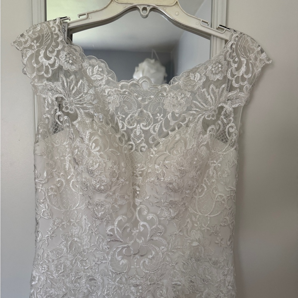 NEW Elegant White Lace Wedding Dress